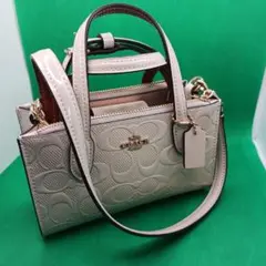 Coach ニーナ　ミニトート　CT882 IMCHK(チョーク) シグネチャー
