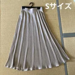 美品！GU ニットプリーツロングスカート