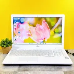 ⅰ7✨快適SSD✨おしゃれな白❣薄型ノートパソコン カメラ付 Windows11