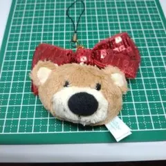 クマの顔ストラップ付きぬいぐるみ