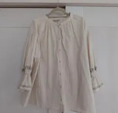 美品　サマンサモスモス　袖刺繍七分袖ブラウス