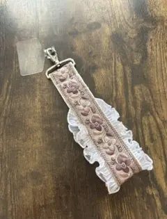 インド刺繍とフリルの携帯ストラップ