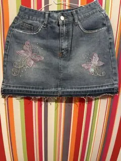 蝶の刺繍入り デニムミニスカートのサムネイル