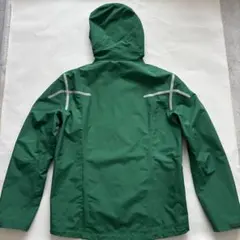 グリーン ナイロンジャケット フード付き