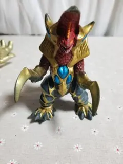 Uキラーザウルス怪獣フィギュア 多腕デザイン - メルカリ