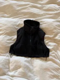 新品HYKE ハイクキルティングベストQUILTED CROPPED VEST - メルカリ