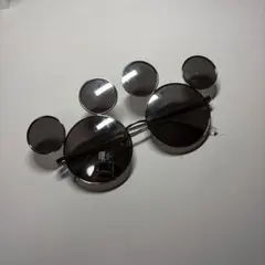 ミッキー型ダークグレーサングラス