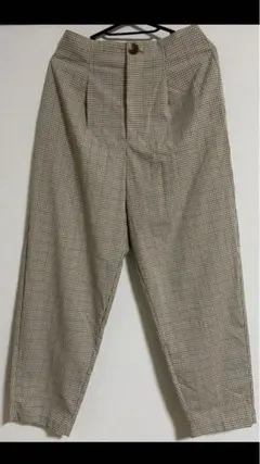 GU ジーユー チェック柄 テーパードパンツ ズボン