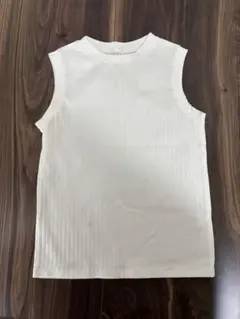 GU ホワイト ノースリーブ　Mサイズ