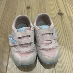 New Balance キッズスニーカー ピンク
