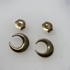スタッドピアス K10 三日月 両耳 刻印あり - メルカリ