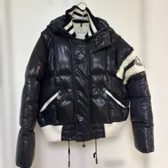 MONCLER 黒 ダウンジャケット フード付き