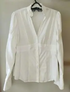 フリル付きホワイト長袖シャツ　切り替え　コスプレ