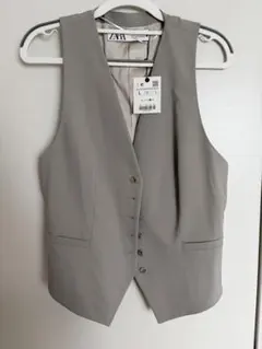 新品未使用タグ付きZARA ベスト ジレ グレー Lサイズのサムネイル