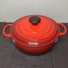 LE CREUSET ルクルーゼ　ココット　24㎝ 両手鍋　ホーロー鍋のサムネイル