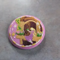 ディズニー刺繍缶バッジ ラプンツェル