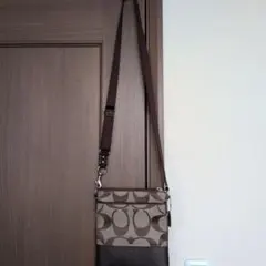 Coach❁ロゴ入りショルダーバッグ
