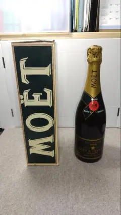 ワ*コ様 Moet & Chandon Brut Imperial 1986 箱のサムネイル