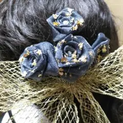 チャコールグレーオーガンジーのバラとゴールドリボンのヘアピン 金箔 袴 和装