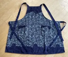 綿パイル生地の紺色花柄エプロン（ナイガイ）