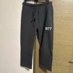 FOG ESSENTIALS 1977スウェットパンツ