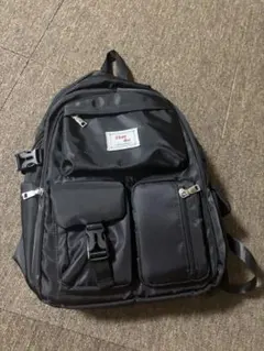 ブラックリュック 6ポケット