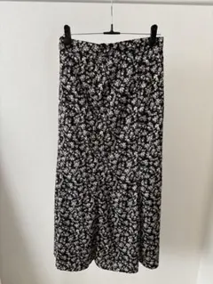 しまむら　花柄ロングスカート 黒と白