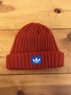 adidas ニット帽　オレンジ