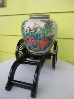 ★九谷焼　花柄陶器花瓶　花瓶　壷　金彩青粒　九谷正峰　スタンド付き