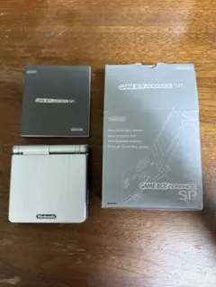 ゆ*え様 ゲームボーイアドバンスSP シルバー 本体 箱 説明書付き 動作確認済