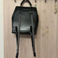 2026年最新】Charles & Keith 素材：フェイクレザー レディース
