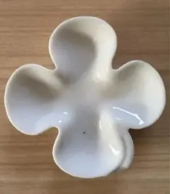 四つ葉のクローバー　陶器　小皿　小物入れ　古道具　骨董　アンティーク　食器　四葉