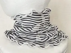 ひんやりシャリ感冷感ハンドメイドネックウォーマー、幾何学ボーダーホワイトブラック