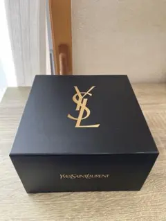 イヴサンローラン　ギフトボックス 黒