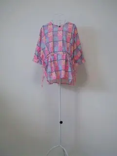 新品　クローバー柄ペプラムトップス　シャツのサムネイル