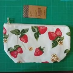 激安♡5点目100円♡新品♡ハンドメイド♡フルーツサンド柄♡ぷっくり 