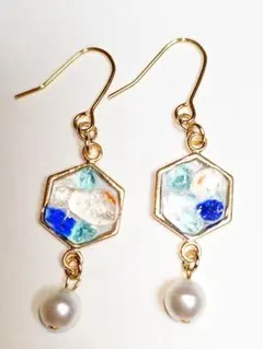 No.425ハンドメイド ピアス レジン 琉球ガラス 六角形 パール