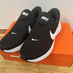 新品 NIKE レボリューション8 イージーオン　スニーカー easyon
