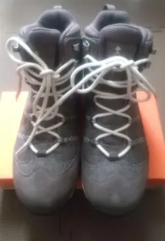 Columbia ハイカットトレッキングシューズ グレー