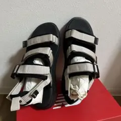 new balance ブラック サンダル