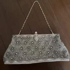 【美品】組曲　シルバー クラッチバッグ　パーティーバッグ