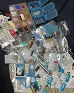 ハンドメイドアクセサリービーズ。スワロフスキーまとめ売り
