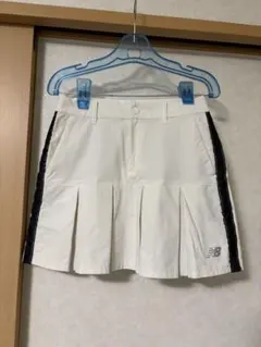 new balance プリーツスカート ホワイト