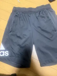 adidas グレー ハーフパンツ ポケット付き