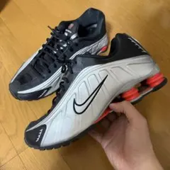 NIKE SHOX R4 28.5cm