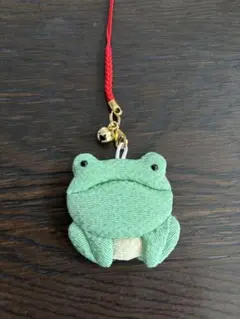 C かえる　根付　赤　さくらほりきり