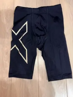 【連休限定値下げ】2xu ハーフタイツ　xs