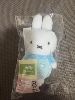 新品ミッフィー D賞 ブルー マスコットバッジ お花柄のお洋服