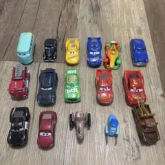 カーズ トミカ16台セット