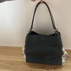 COACH パイソン柄　トートバッグ